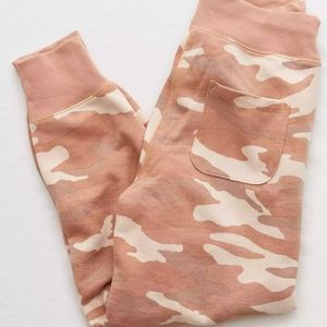 NWOT/ Camo Joggers sz XL